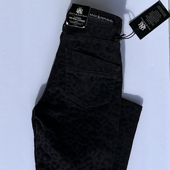 🆕 Rock & Republic Kashmiere Black Leopard Flocked Mid-Rise Legging-IRREGULAR - Picture 4 of 13
